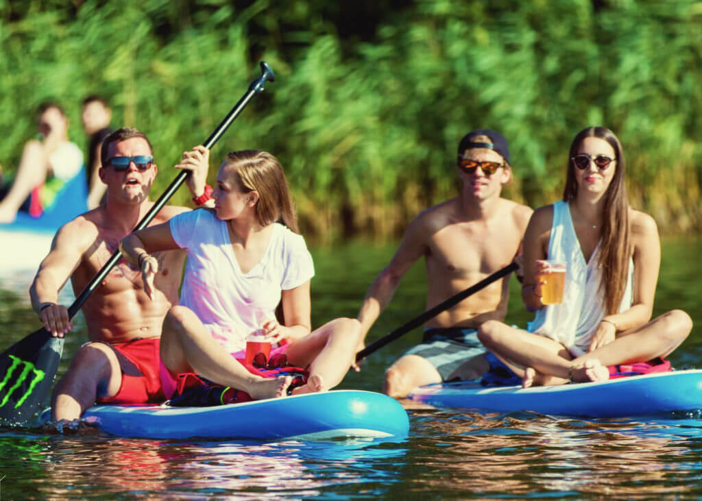 Jugendgruppe am SUP